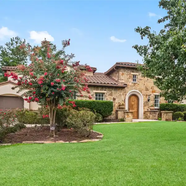 REFINED MEDITERRANEAN ESTATE