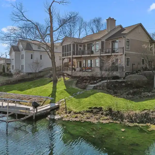 STUNNING CUSTOM-BUILT LAKEFRONT PROPERTY