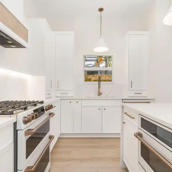RENOVATED HOME PLUS GUEST HOUSE IN THE HEART OF FLAMINGO PARK