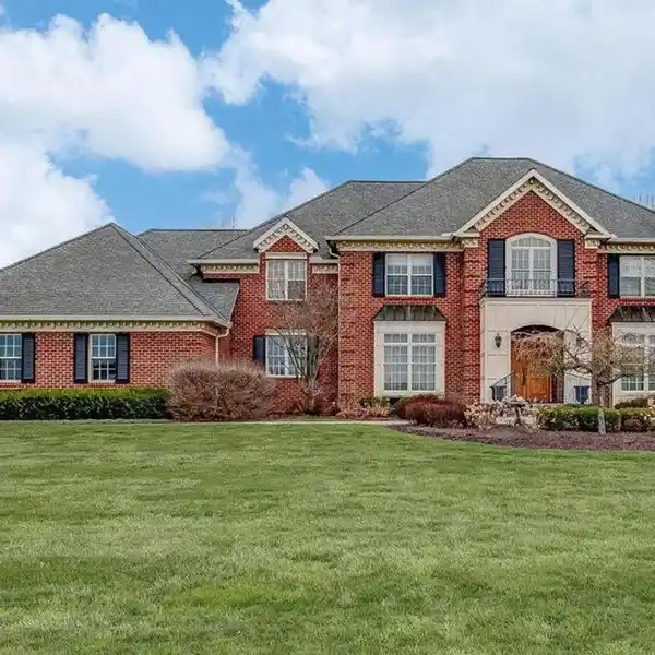 CUSTOM-BUILT GOLF COURSE HOME AT MOUNT VERNON COUNTRY CLUB