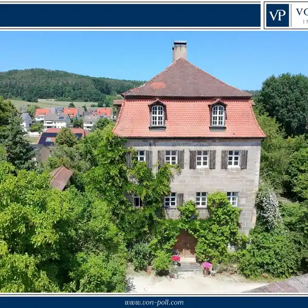 HISTORIC HUNTING LODGE FROM THE 16TH CENTURY