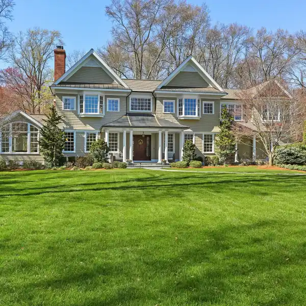 EXCEPTIONAL CUSTOM COLONIAL ON A TRANQUIL CUL-DE-SAC