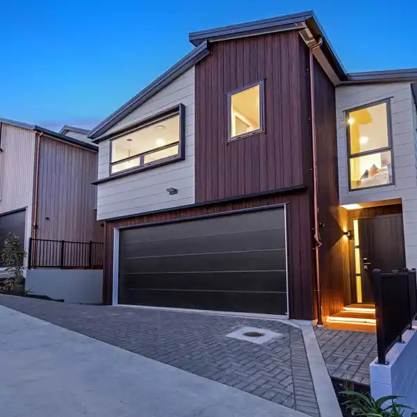 CONTEMPORARY FAMILY HOME FOR LIGHT-FILLED LIVING