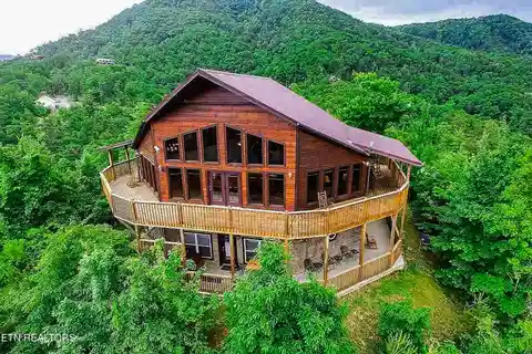 Ultimate Mountain Escape in Wears Valley