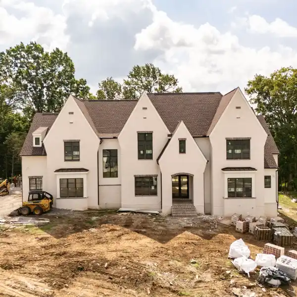 IMMACULATE NEW HOME IN THE RAINTREE COMMUNITY