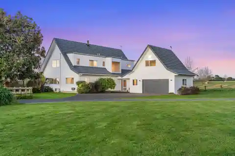 Country Living with Parklike Views