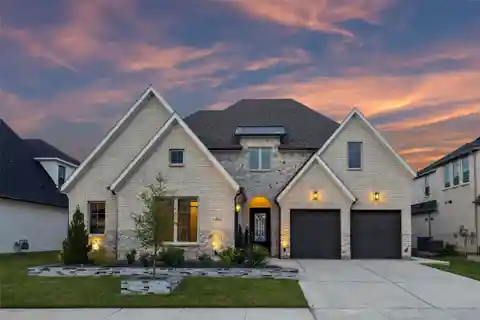 Modern Southgate Home Loaded with Upgrades