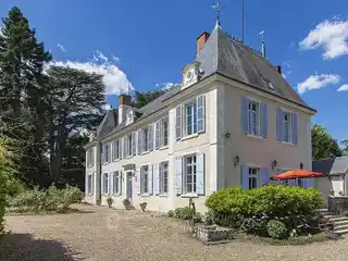 Elegant Manor House in Perfect Condition
