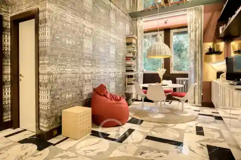 Charming and Cozy-Chic Apartment with Sophisticated Refinement