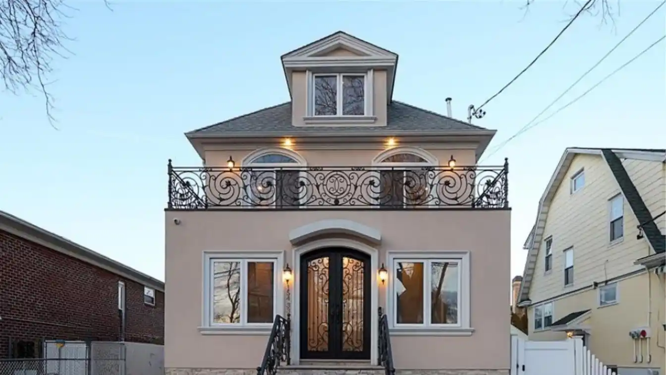 Meticulously Rebuilt Home in Whitestone