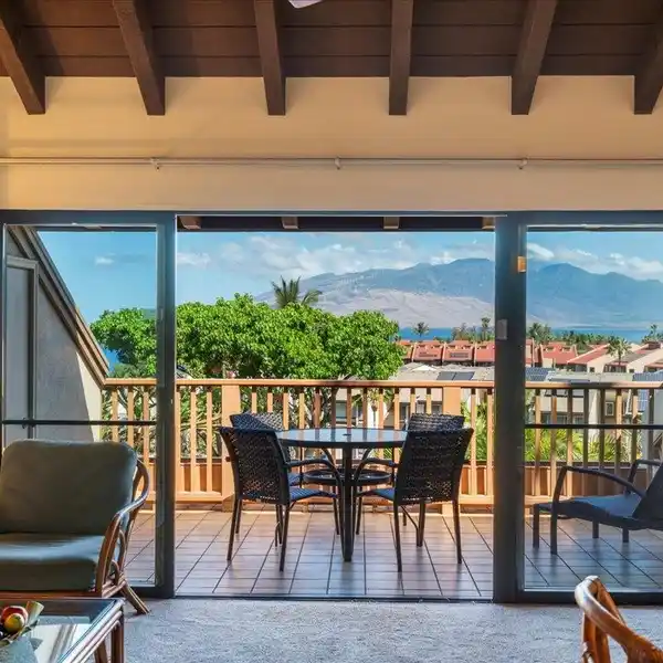 SPACIOUS UNIT IN MAUI KAMAOLE WITH IMPRESSIVE VIEWS