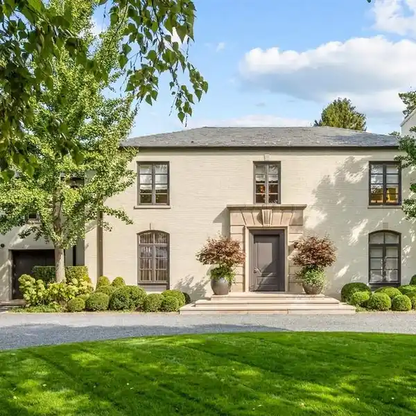 PICTURE-PERFECT NORTH SHORE HOME