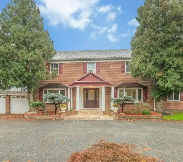SPACIOUS HOME WITH PRIVATE WOODED BACKYARD