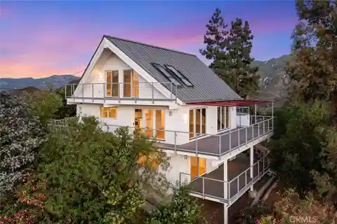Gorgeous Home with Amazing Panorama