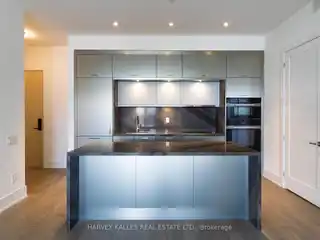 Elegant and Modern Residence at Aqualuna