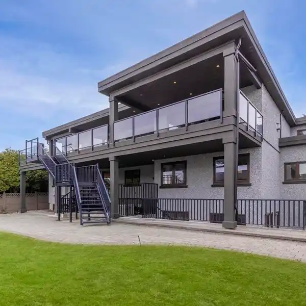 LUXURY LIVING AT GREAT VALUE IN WEST WHITE ROCK