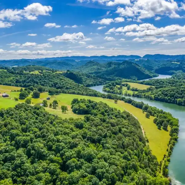 700 GORGEOUS LAKEFRONT ACRES