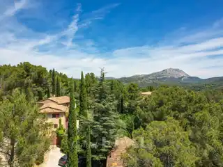 Gorgeous Home with Guest House