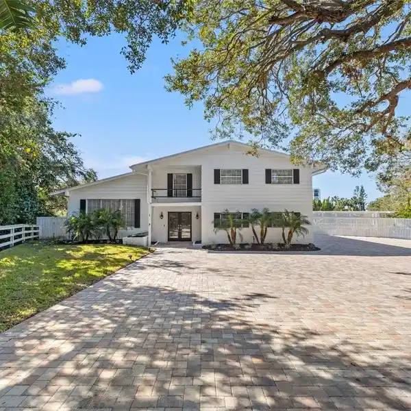 SERENE RETREAT IN GALLINULE PLACE