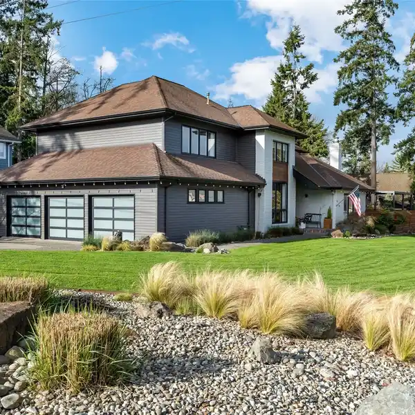 GORGEOUS NEWLY REMODELED HOME