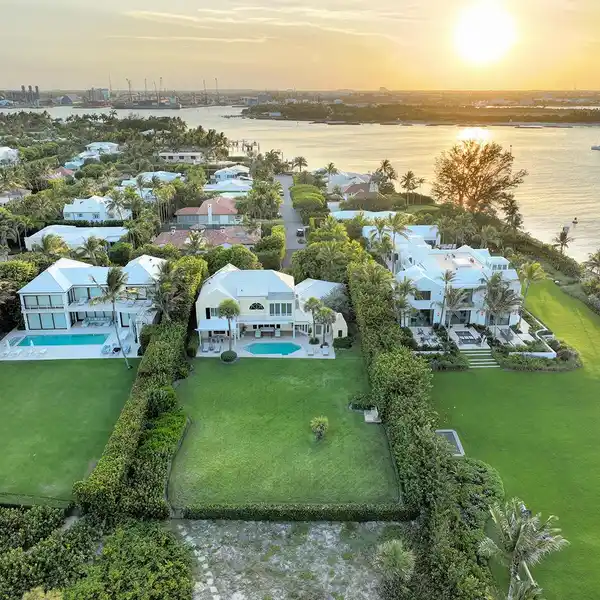 AMAZING BEACHFRONT PROPERTY