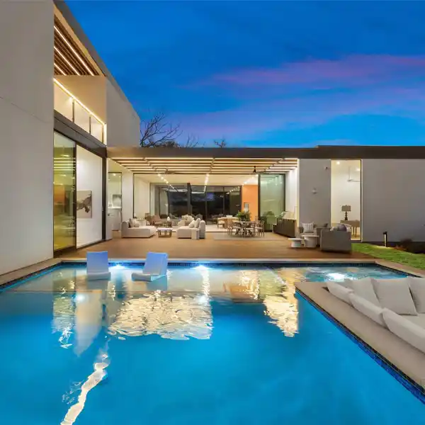 ARCHITECTURAL MARVEL IN BARTON HILLS