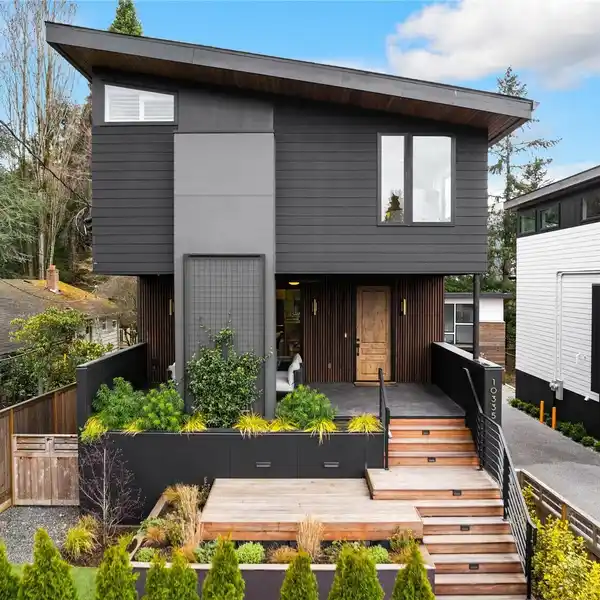 IMMACULATE HOME DESIGNED TO INSPIRE