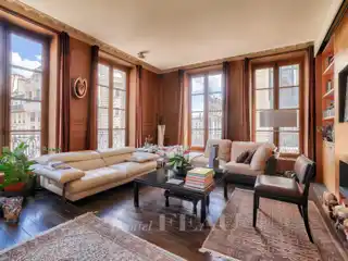 Sunny Apartment with Stunning Place De La Bourse View