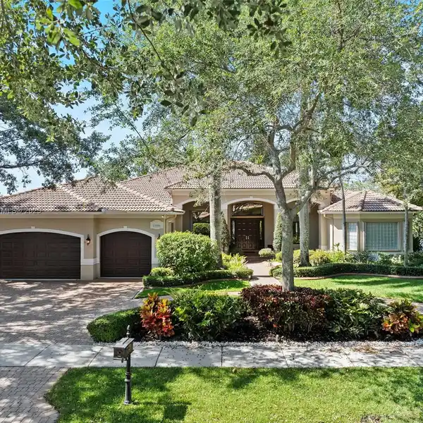 BEAUTIFUL ESTATE HOME IN GATED IMAGINATION FARMS