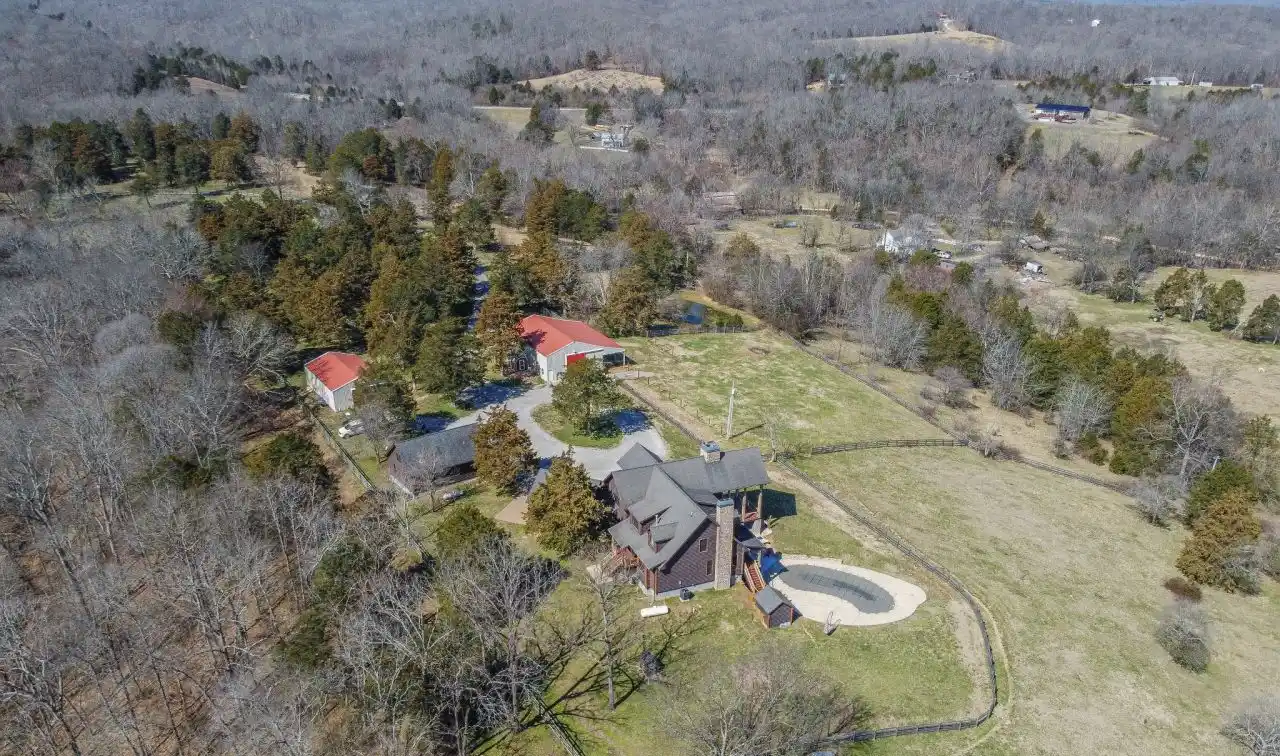 Secluded Singer-songwriters Retreat