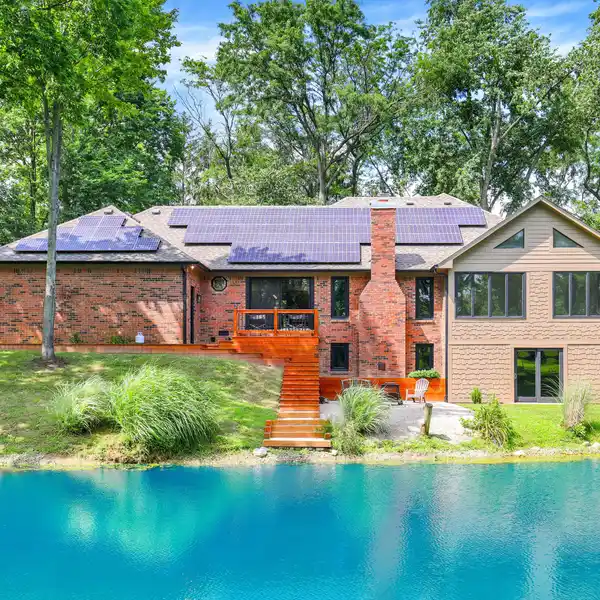 RELAXING RANCH ON PRIVATE WOODED ACRES