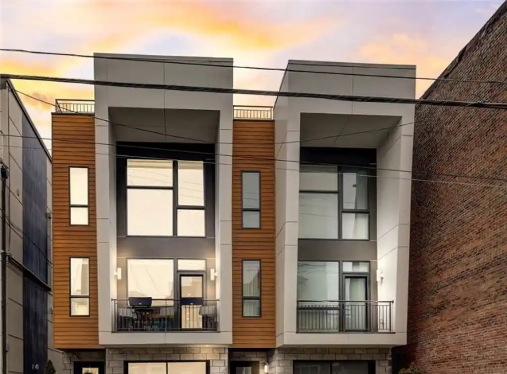 Luxurious Home with Two Rooftop Decks