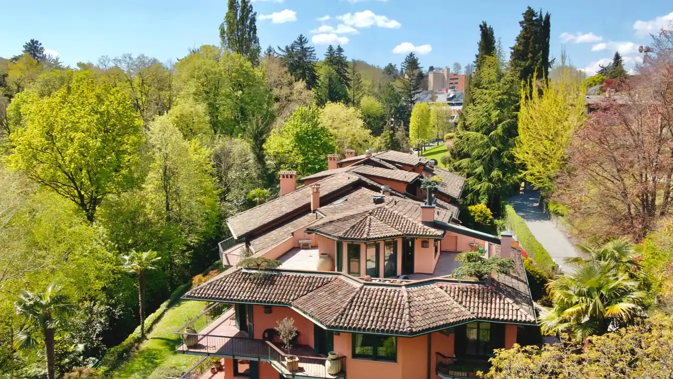 Lovely Setting in Convenient Location