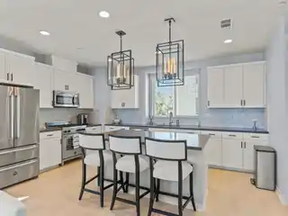 Spectacular Ocean Views from Rooftop Entertainer’s Deck