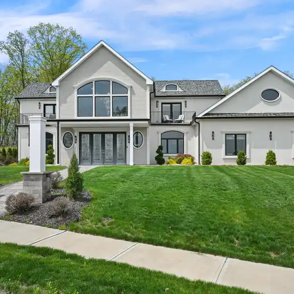 BREATHTAKING CUSTOM ESTATE