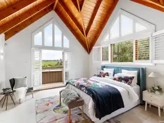 Waterfront Lifestyle Retreat in Karaka