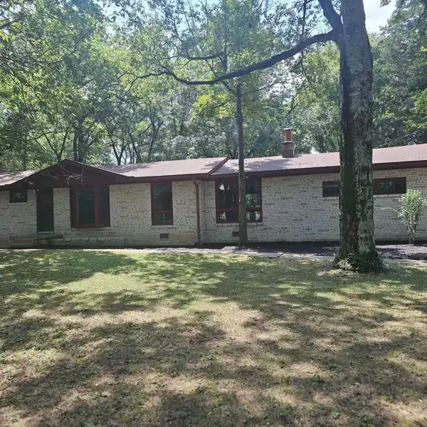 BRICK HOME IN BROOK MEADE