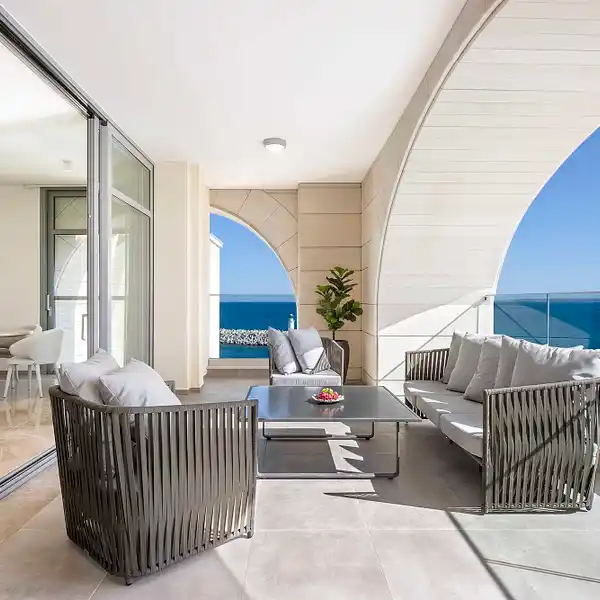 AMAZING DUPLEX SEAFRONT APARTMENT