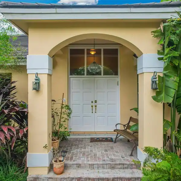 BEAUTIFULLY REMODELED HOME IN PALMETTO BAY