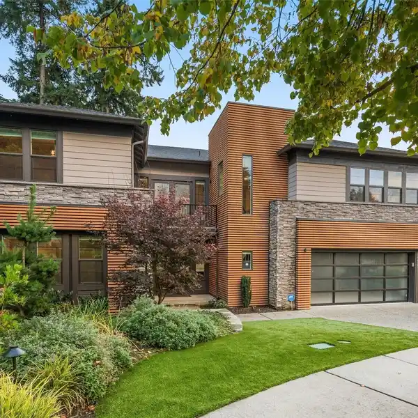 CUSTOM HOME IN COVETED PIPERS GLEN