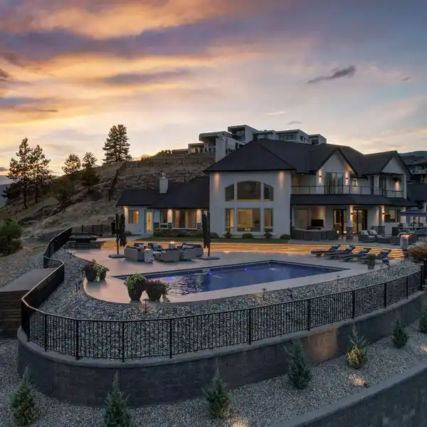 VINEYARD HILLSIDE HAVEN