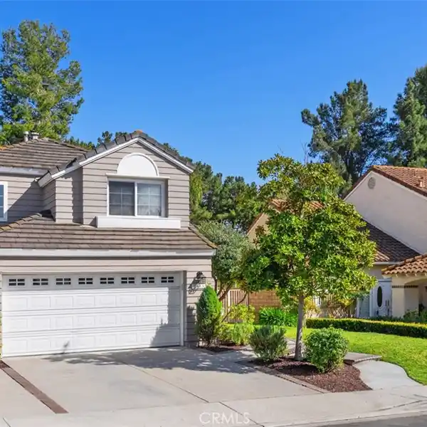 STUNNING HOME IN SOUGHT-AFTER COMMUNITY