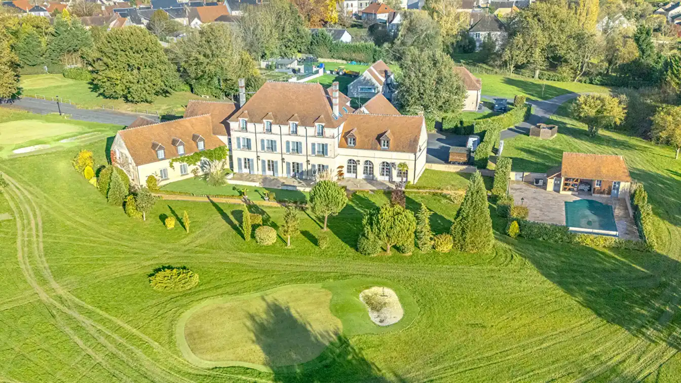 Prestigious Property in a Bucolic Setting