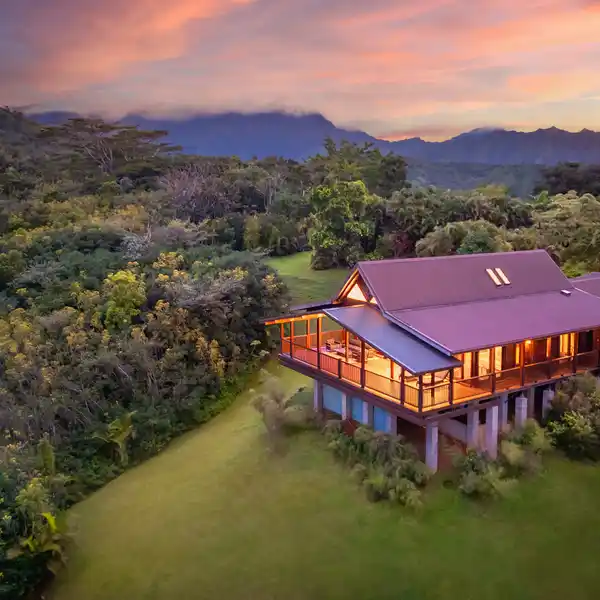 SECLUDED TROPICAL ESTATE WITH EXQUISITE CONTEMPORARY DESIGN
