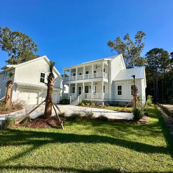 MODERN LIVING IN A NEW HOME