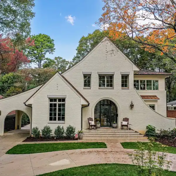 TIMELESS CRAFTSMANSHIP WITH MODERN LUXURY