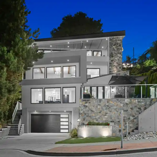 ICONIC HILLSIDE RESIDENCE