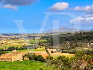 Spectacular Finca with Fantastic Mallorcan House on a Hill in Manacor