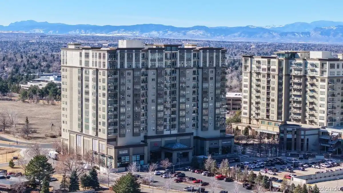 Beautifully Designed Luxurious Condo