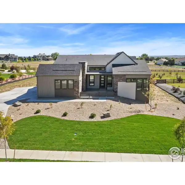 SINGLE-STORY STUNNER IN A REMARKABLE MASTER-PLANNED COMMUNITY